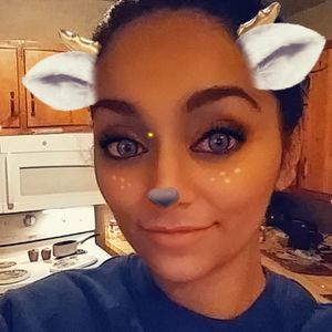 Meet your Posher, Adela